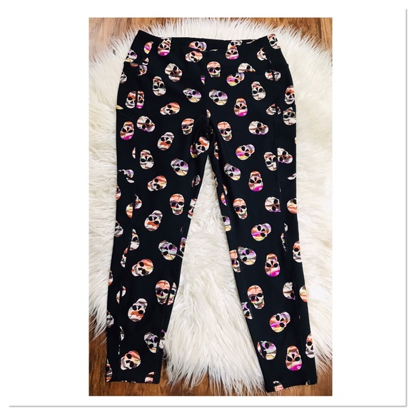 Torrid Camo Skull Wicking Athletic Leggings Black Multicolour Size 2X - Picture 1 of 10